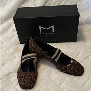Marc Fisher Urella3 Animal Print Flats size 9M